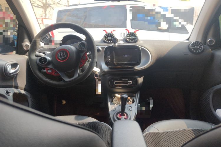 Used smart fortwo 2016 0.9T 66 kW Convertible Pioneer Edition Center Console