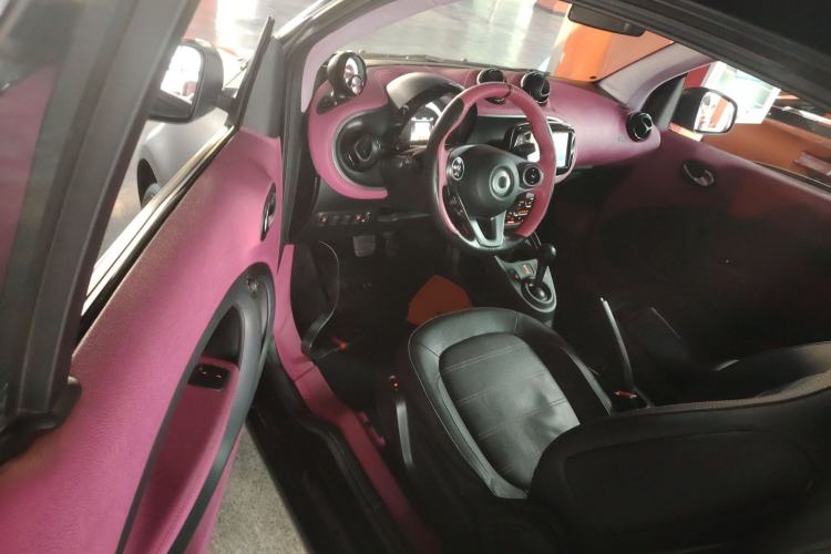 Used smart fortwo 2016 0.9T 66 kW Convertible Pioneer Edition Driver Seat