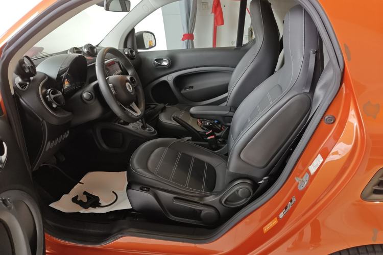 Used smart fortwo 2016 0.9T 66kW Hardtop Pioneer Edition Driver Seat