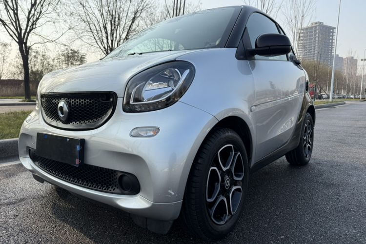 Used smart fortwo 2016 0.9T 66kW Hardtop Pioneer Edition Exterior 1