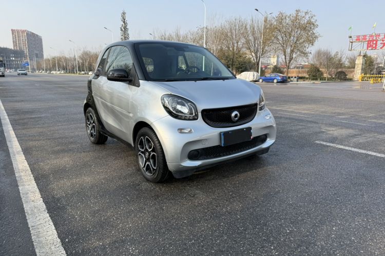 Used smart fortwo 2016 0.9T 66kW Hardtop Pioneer Edition Exterior 4