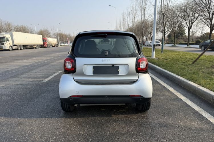 Used smart fortwo 2016 0.9T 66kW Hardtop Pioneer Edition Exterior 6