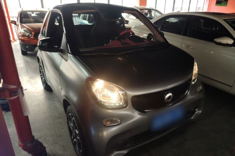 Used smart fortwo 2016 0.9T 66 kW Convertible Pioneer Edition Front Right 45 Deg