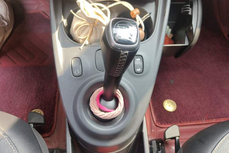Used smart fortwo 2016 0.9T 66 kW Convertible Pioneer Edition Gear Lever