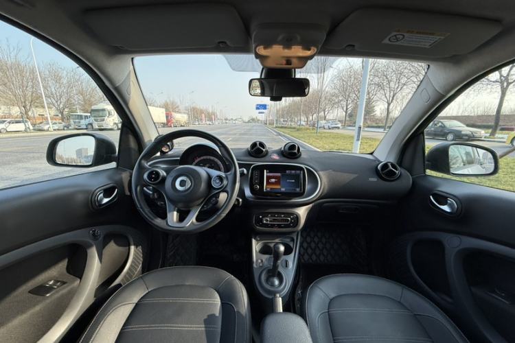 Used smart fortwo 2016 0.9T 66kW Hardtop Pioneer Edition Interior 1