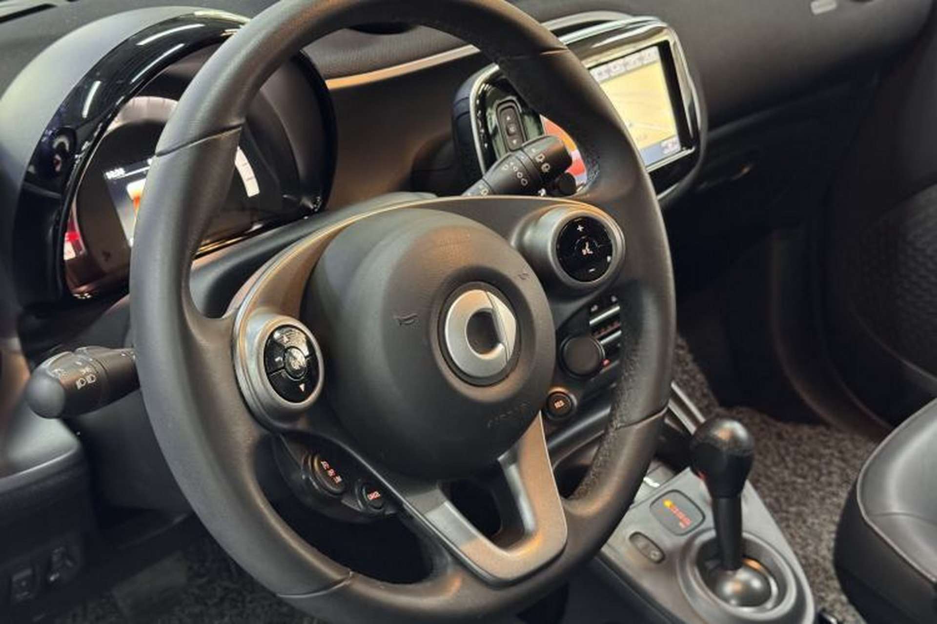 Used smart fortwo 2016 0.9T 66kW Hardtop Pioneer Edition Interior 1
