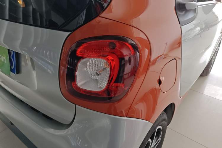 Used smart fortwo 2016 0.9T 66kW Hardtop Pioneer Edition Right Rear Taillight