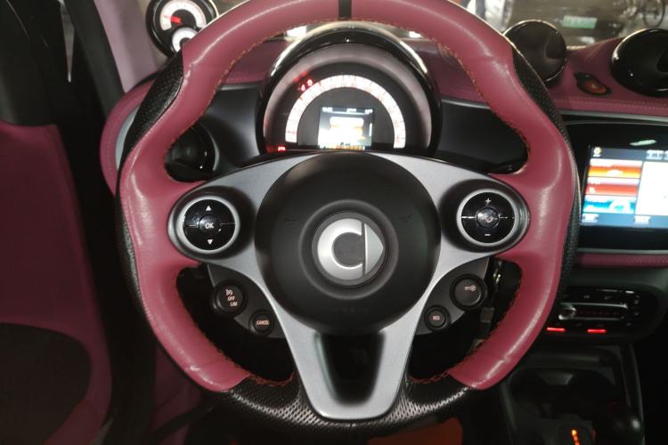 Used smart fortwo 2016 0.9T 66 kW Convertible Pioneer Edition Steering Wheel