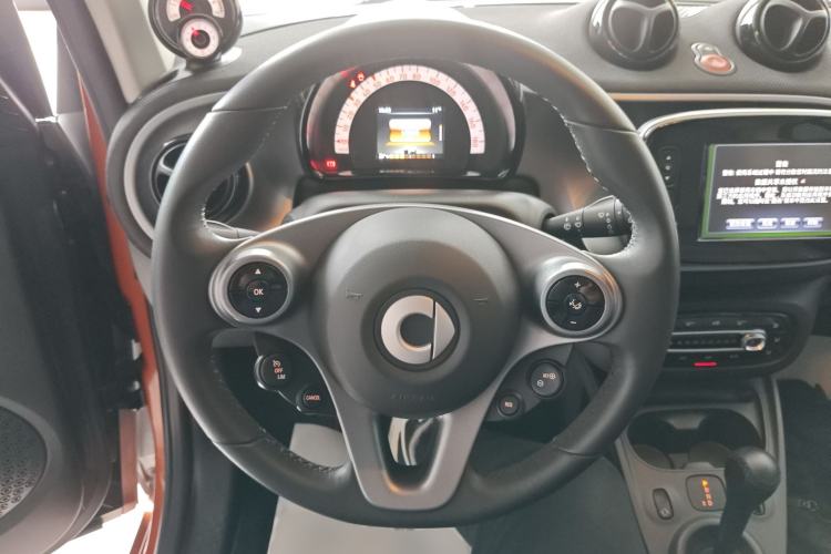 Used smart fortwo 2016 0.9T 66kW Hardtop Pioneer Edition Steering Wheel