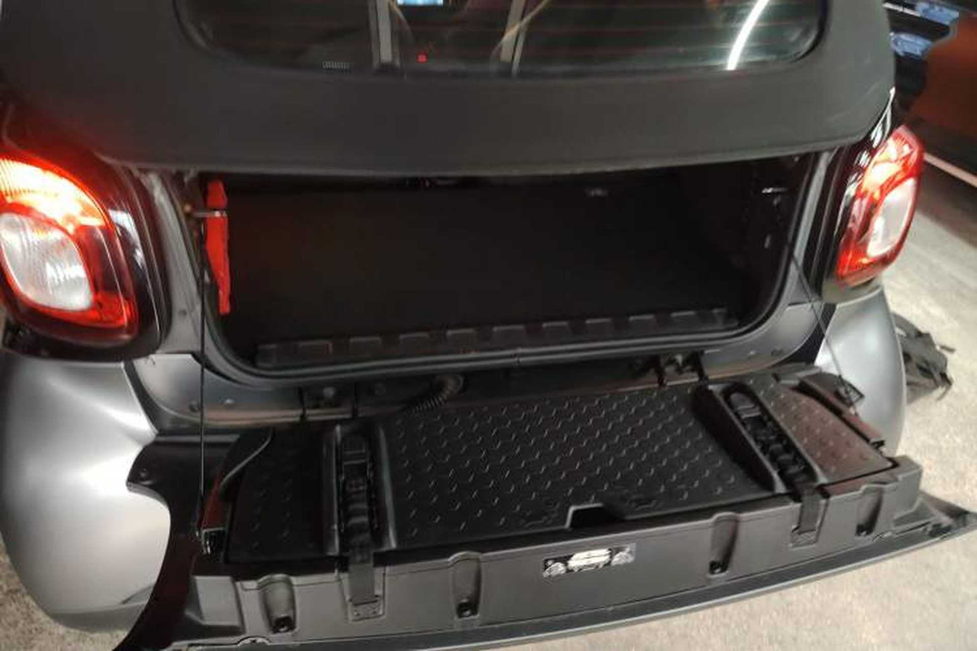 Used smart fortwo 2016 0.9T 66 kW Convertible Pioneer Edition Trunk
