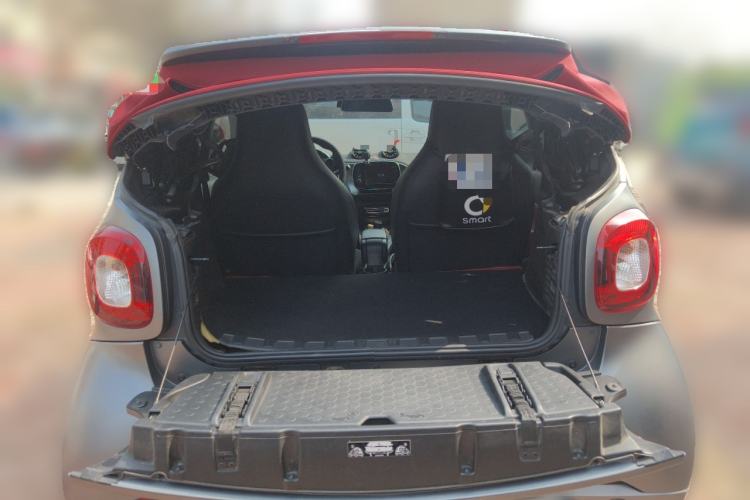 Used smart fortwo 2016 0.9T 66 kW Convertible Pioneer Edition Trunk