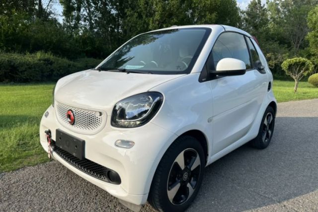 Used smart fortwo 2016 1.0L 52 kW Convertible Passion Edition