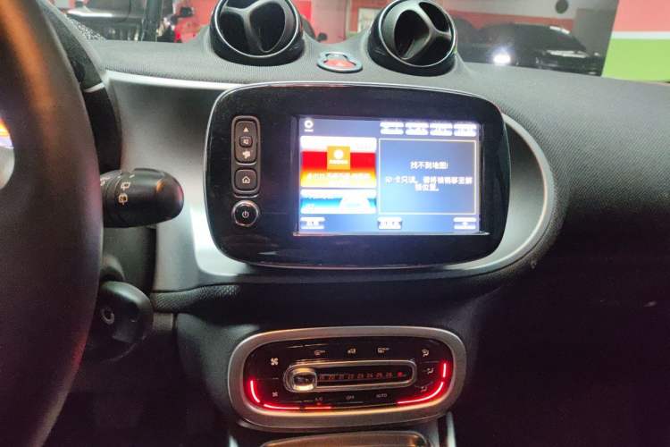 Used smart fortwo 2016 0.9T 66kW Hardtop Pioneer Edition Audio And AC Panel