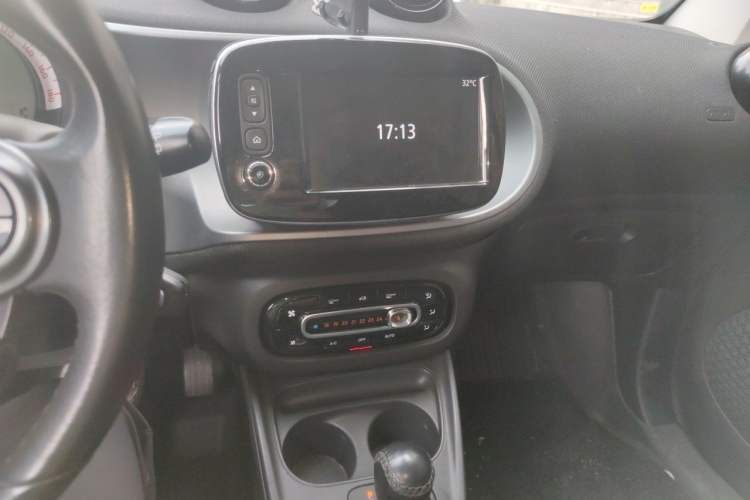 Used smart fortwo 2016 0.9T 66kW Hardtop Pioneer Edition Audio And AC Panel