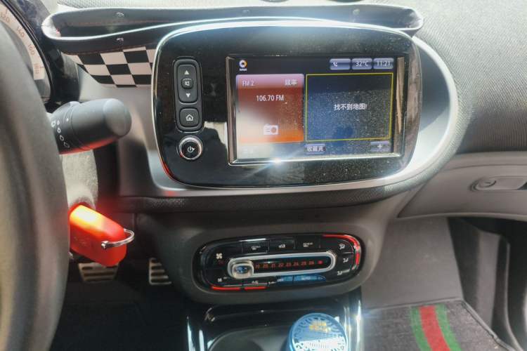 Used smart fortwo 2016 0.9T 66 kW Convertible Pioneer Edition Audio And AC Panel