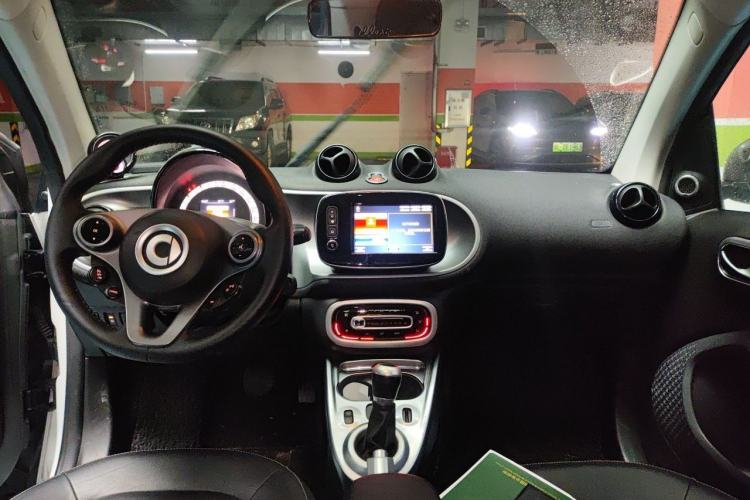 Used smart fortwo 2016 0.9T 66kW Hardtop Pioneer Edition Center Console