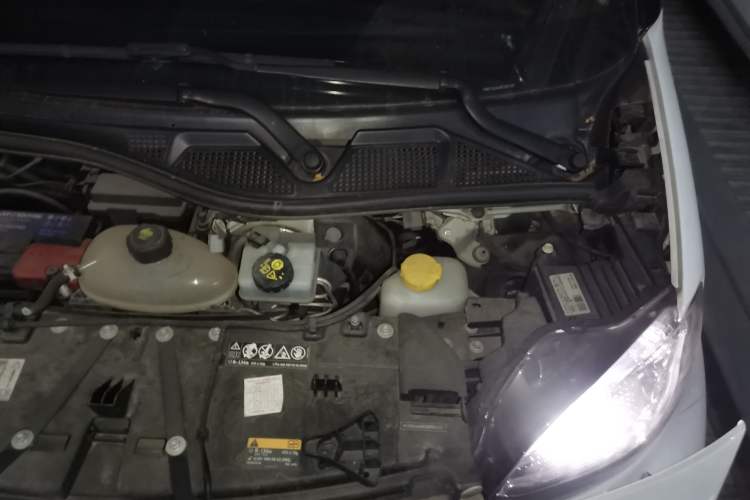 Used smart fortwo 2016 0.9T 66kW Hardtop Ultimate Edition Engine Bay Left