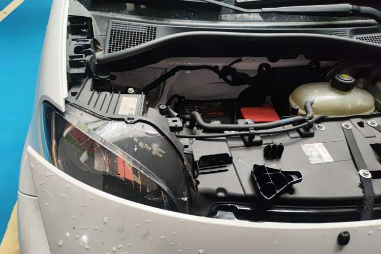 Used smart fortwo 2016 0.9T 66kW Hardtop Pioneer Edition Engine Bay Right