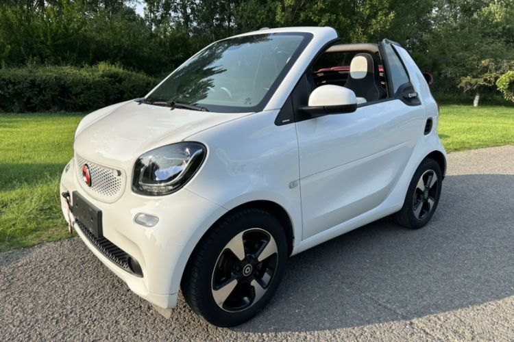 Used smart fortwo 2016 1.0L 52 kW Convertible Passion Edition Exterior 1