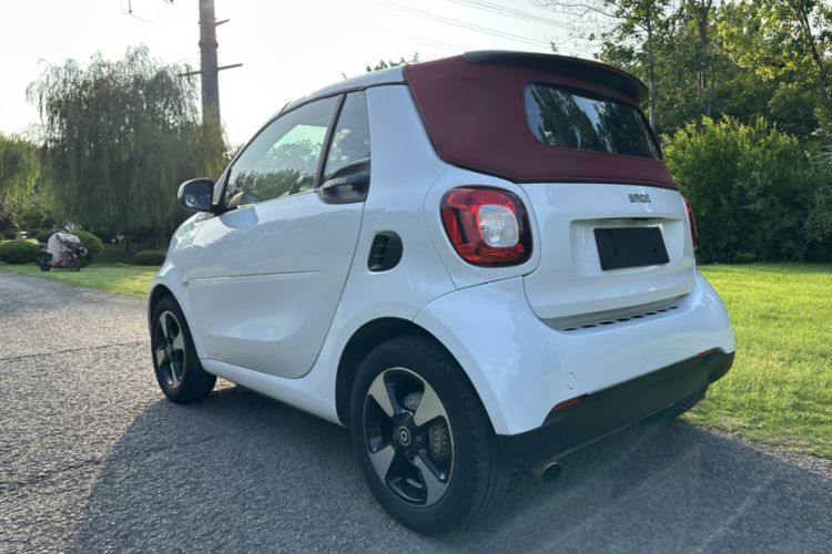 Used smart fortwo 2016 1.0L 52 kW Convertible Passion Edition Exterior 7