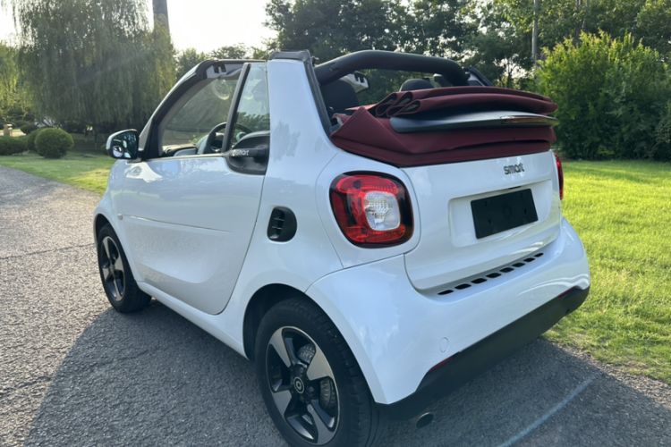 Used smart fortwo 2016 1.0L 52 kW Convertible Passion Edition Exterior 8