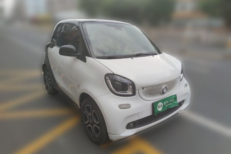 Used smart fortwo 2016 0.9T 66kW Hardtop Pioneer Edition Front Right 45 Deg