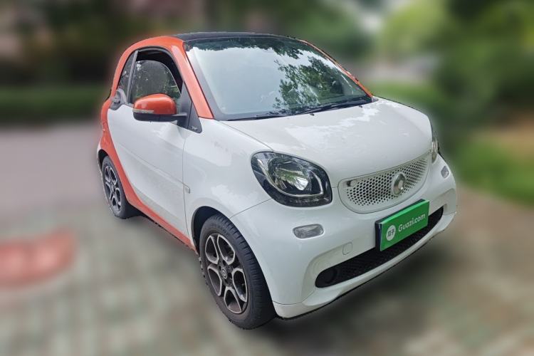 Used smart fortwo 2016 0.9T 66kW Hardtop Pioneer Edition Front Right 45 Deg