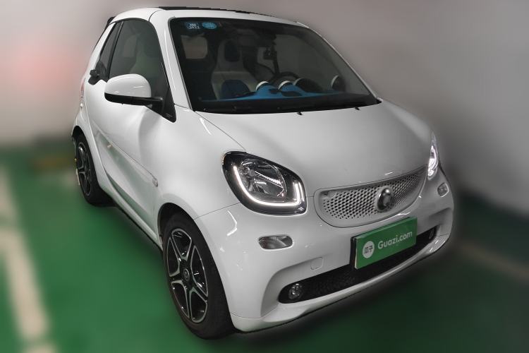 Used smart fortwo 2016 0.9T 66kW Convertible Ultimate Edition Front Right 45 Deg