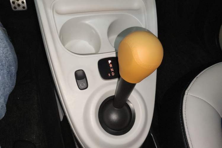 Used smart fortwo 2016 0.9T 66kW Convertible Ultimate Edition Gear Lever