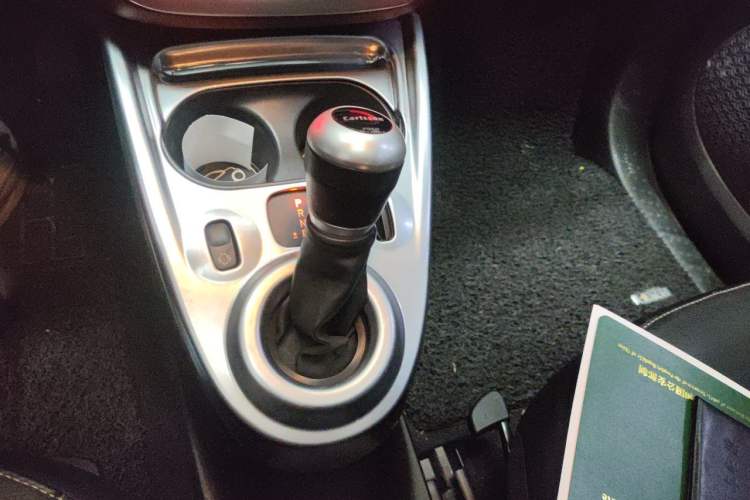 Used smart fortwo 2016 0.9T 66kW Hardtop Pioneer Edition Gear Lever