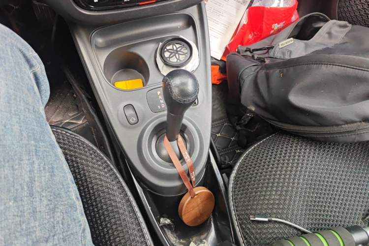 Used smart fortwo 2016 0.9T 66kW Hardtop Pioneer Edition Gear Lever
