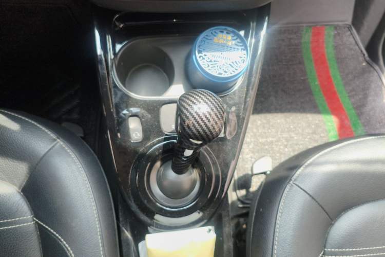 Used smart fortwo 2016 0.9T 66 kW Convertible Pioneer Edition Gear Lever