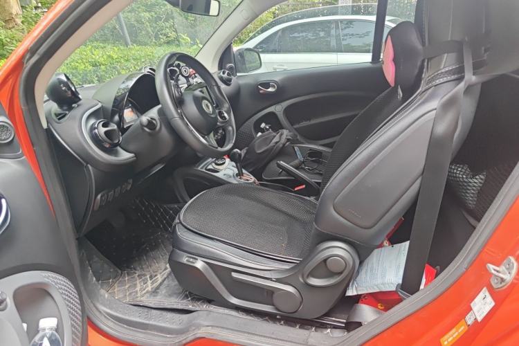 Used smart fortwo 2016 0.9T 66kW Hardtop Pioneer Edition Left Front Seat