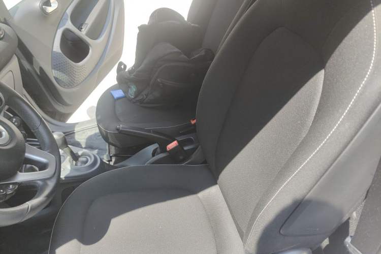Used smart fortwo 2016 1.0L 52 kW Convertible Passion Edition Left Rear Seat