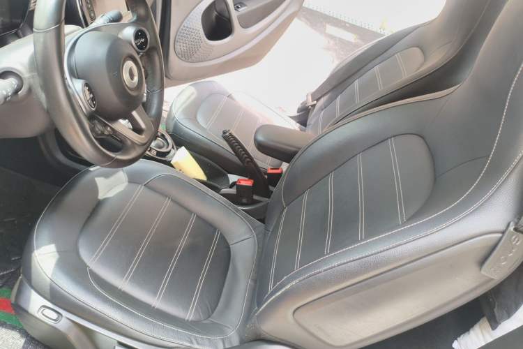 Used smart fortwo 2016 0.9T 66 kW Convertible Pioneer Edition Left Rear Seat
