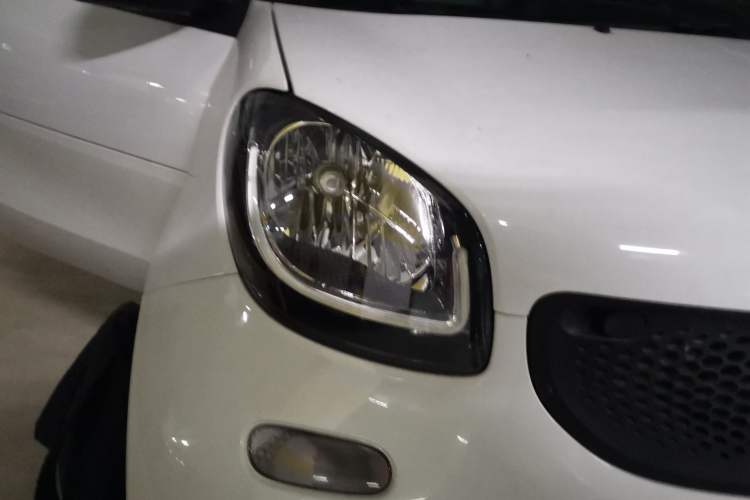 Used smart fortwo 2016 0.9T 66kW Hardtop Ultimate Edition Right Front Headlight