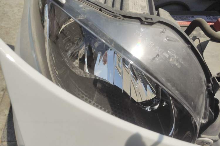 Used smart fortwo 2016 1.0L 52 kW Convertible Passion Edition Right Front Headlight