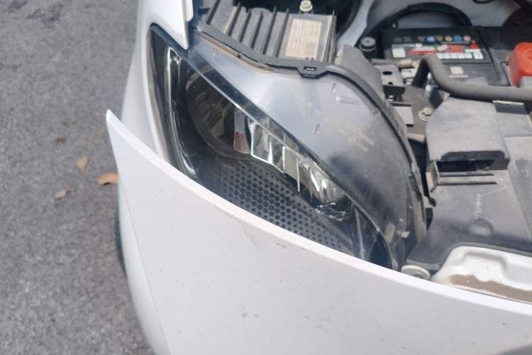 Used smart fortwo 2016 0.9T 66 kW Convertible Pioneer Edition Right Front Headlight