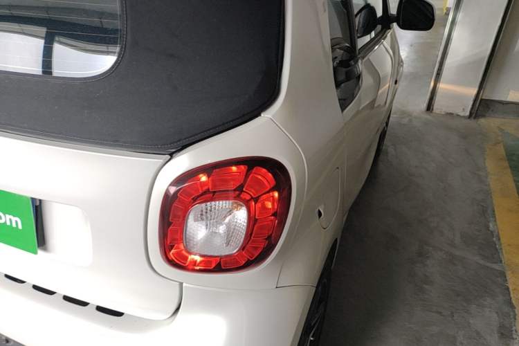 Used smart fortwo 2016 0.9T 66kW Convertible Ultimate Edition Right Rear Taillight