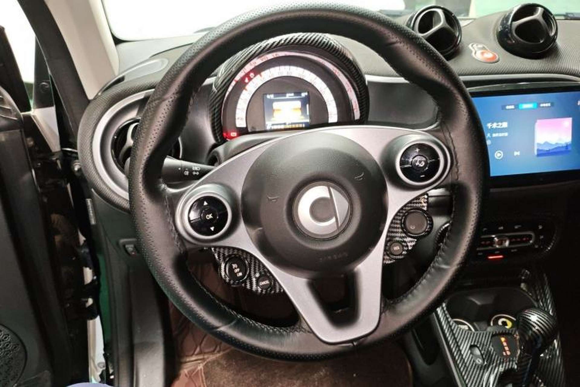 Used smart fortwo 2016 1.0L 52 kW Convertible Passion Edition Steering Wheel