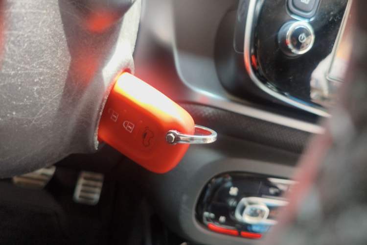 Used smart fortwo 2016 0.9T 66 kW Convertible Pioneer Edition Vehicle Key