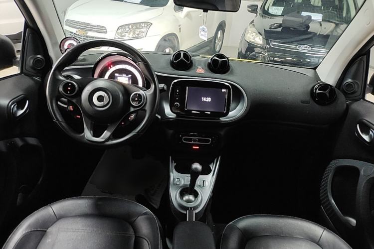 Used smart fortwo 2016 0.9T 66kW Hardtop Pioneer Edition Center Console
