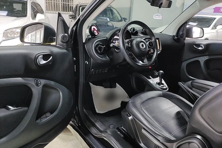 Used smart fortwo 2016 0.9T 66kW Hardtop Pioneer Edition Driver Seat