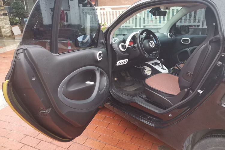 Used smart fortwo 2016 1.0L Grey Ranger Special Edition Driver Seat