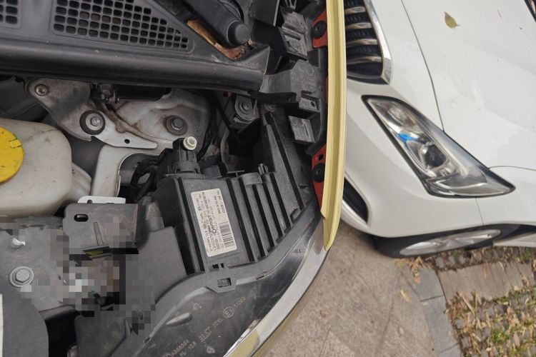 Used smart fortwo 2016 1.0L 52 kW Convertible Passion Edition Engine Bay Left
