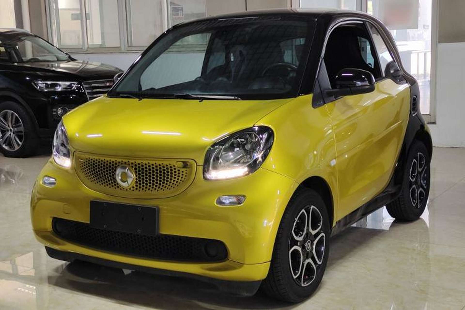 Used smart fortwo 2016 0.9T 66kW Hardtop Pioneer Edition Front Left 45 Deg