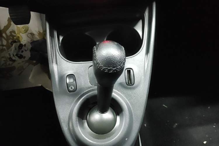 Used smart fortwo 2016 0.9T 66kW Hardtop Pioneer Edition Gear Lever