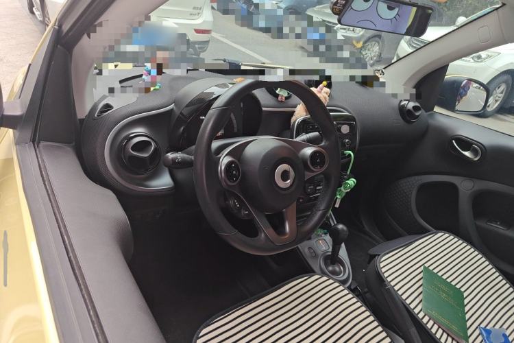 Used smart fortwo 2016 1.0L 52 kW Convertible Passion Edition Steering Wheel