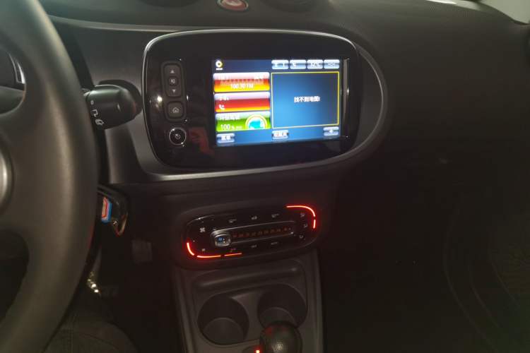 Used smart fortwo 2017 1.0L 52kW New Sound Special Edition China V Emission Standard Audio And AC Panel