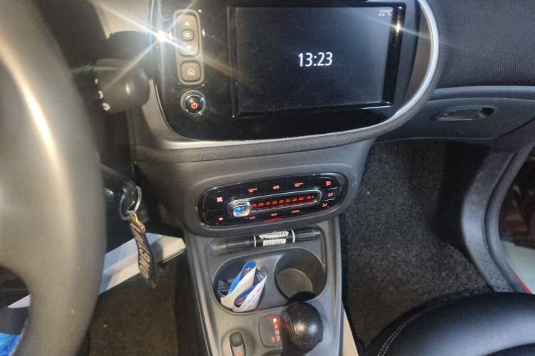 Used smart fortwo 2017 1.0L 52kW New Sound Special Edition China V Emission Standard Audio And AC Panel